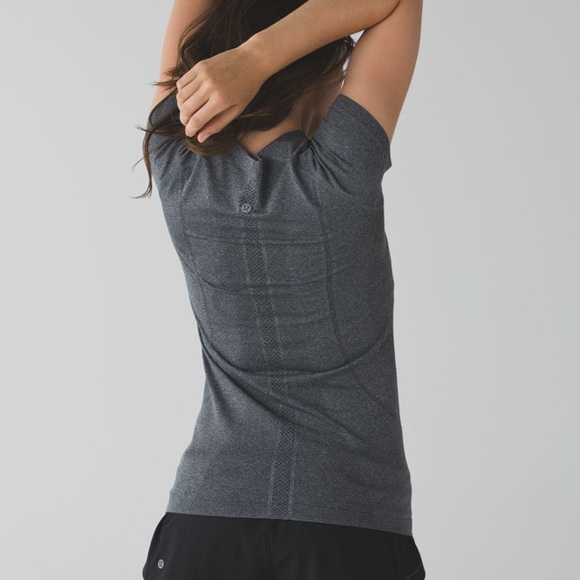LULULEMON- Swiftly Tech Short Sleeve Crew Heathered Black Athletic Training Gym - Picture 2 of 7
